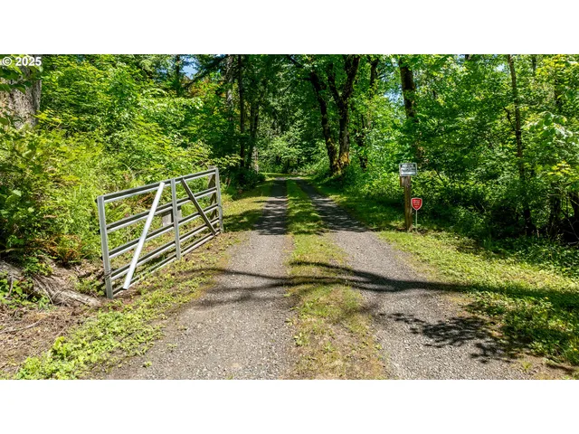 $799,990 | 19609 Southeast Wooded Hills Drive, Damascus, OR 97089