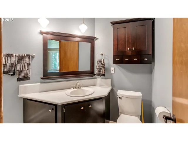 $799,990 | 19609 Southeast Wooded Hills Drive, Damascus, OR 97089