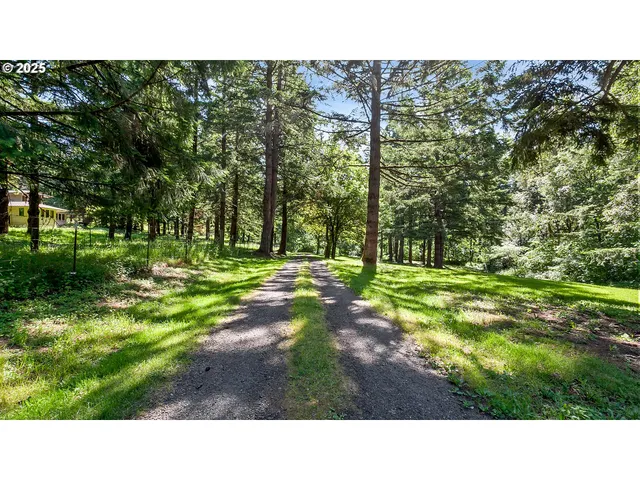 $799,990 | 19609 Southeast Wooded Hills Drive, Damascus, OR 97089