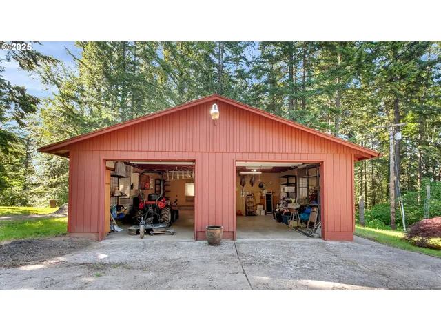 $799,990 | 19609 Southeast Wooded Hills Drive, Damascus, OR 97089