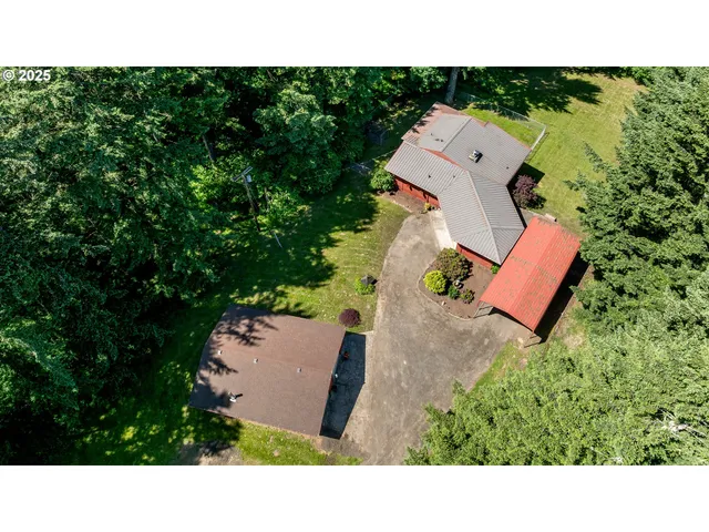 $799,990 | 19609 Southeast Wooded Hills Drive, Damascus, OR 97089