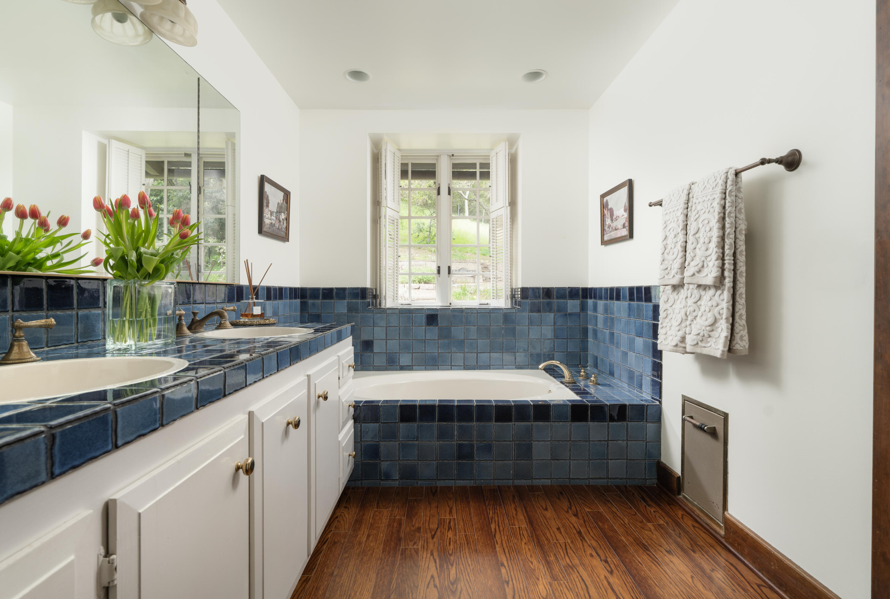 4385 Via Presada Santa Barbara, CA 93110 - Photo 17 of 37 Primary Bathroom