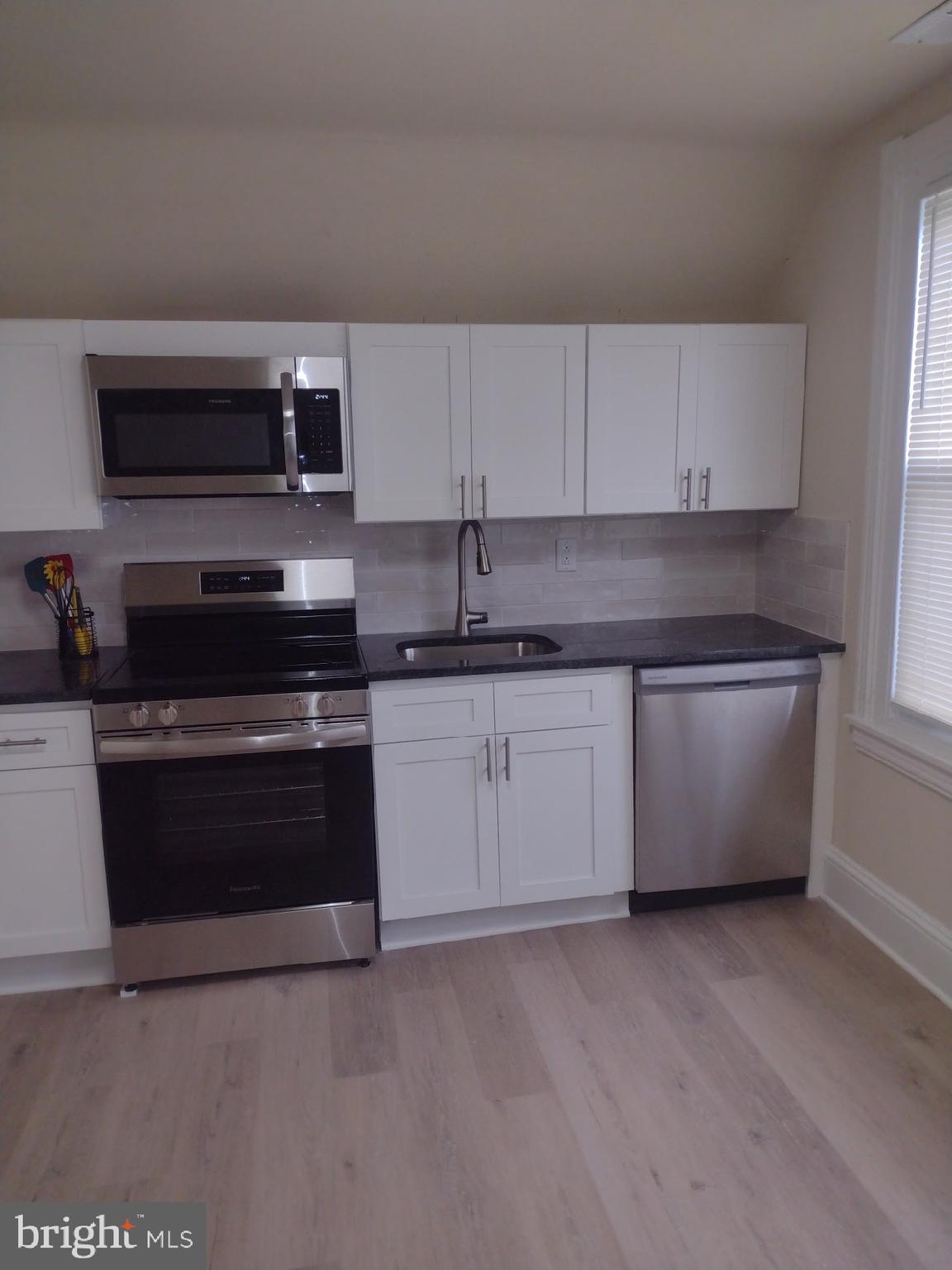 110 Grandview Road Ardmore, PA 19003 - Photo 4 of 19