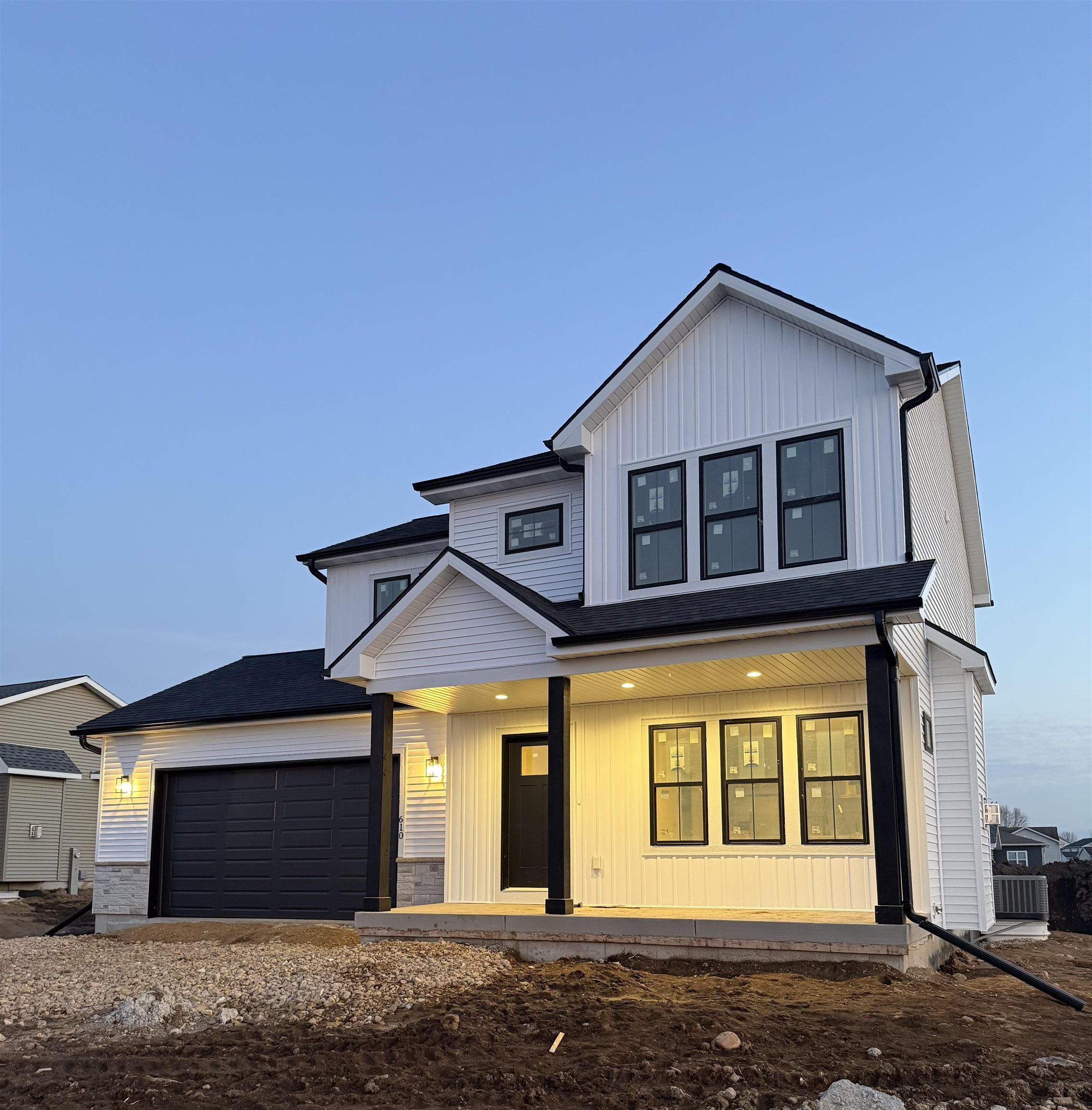 610 Clemens Arlington, WI 53911 - Photo 3 of 15