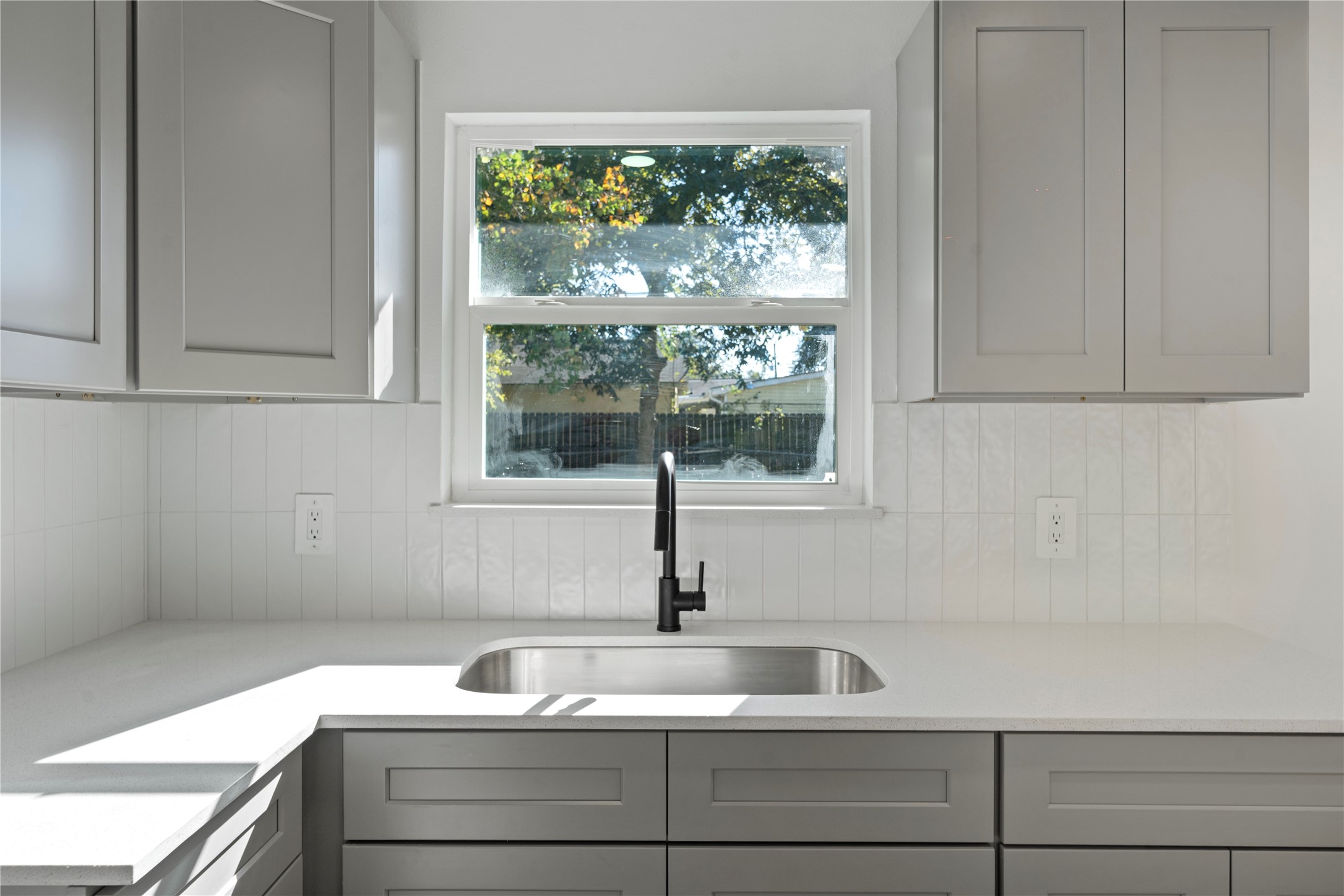 5114 Keystone Street Houston, TX 77021 - Photo 8 of 29 a view of bathroom sink