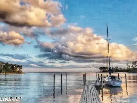 $804,000 | 385 Peninsula Drive, Oriental, NC 28571