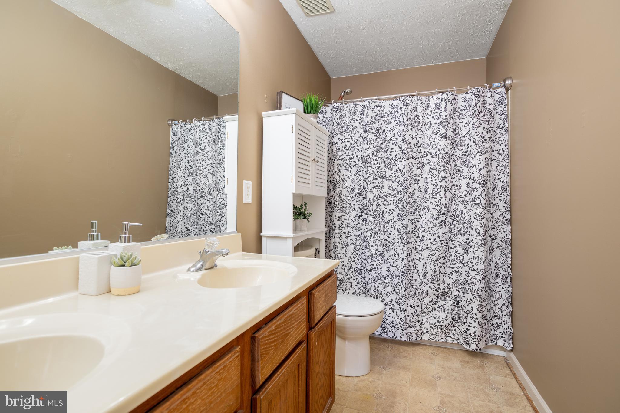 136 Patton Way Elkton, MD 21921 - Photo 20 of 29 Hall bath