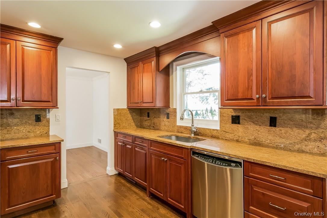 20 Walker Avenue Rye, NY 10580 - Photo 5 of 26 Kitchen convenient to Dining Room