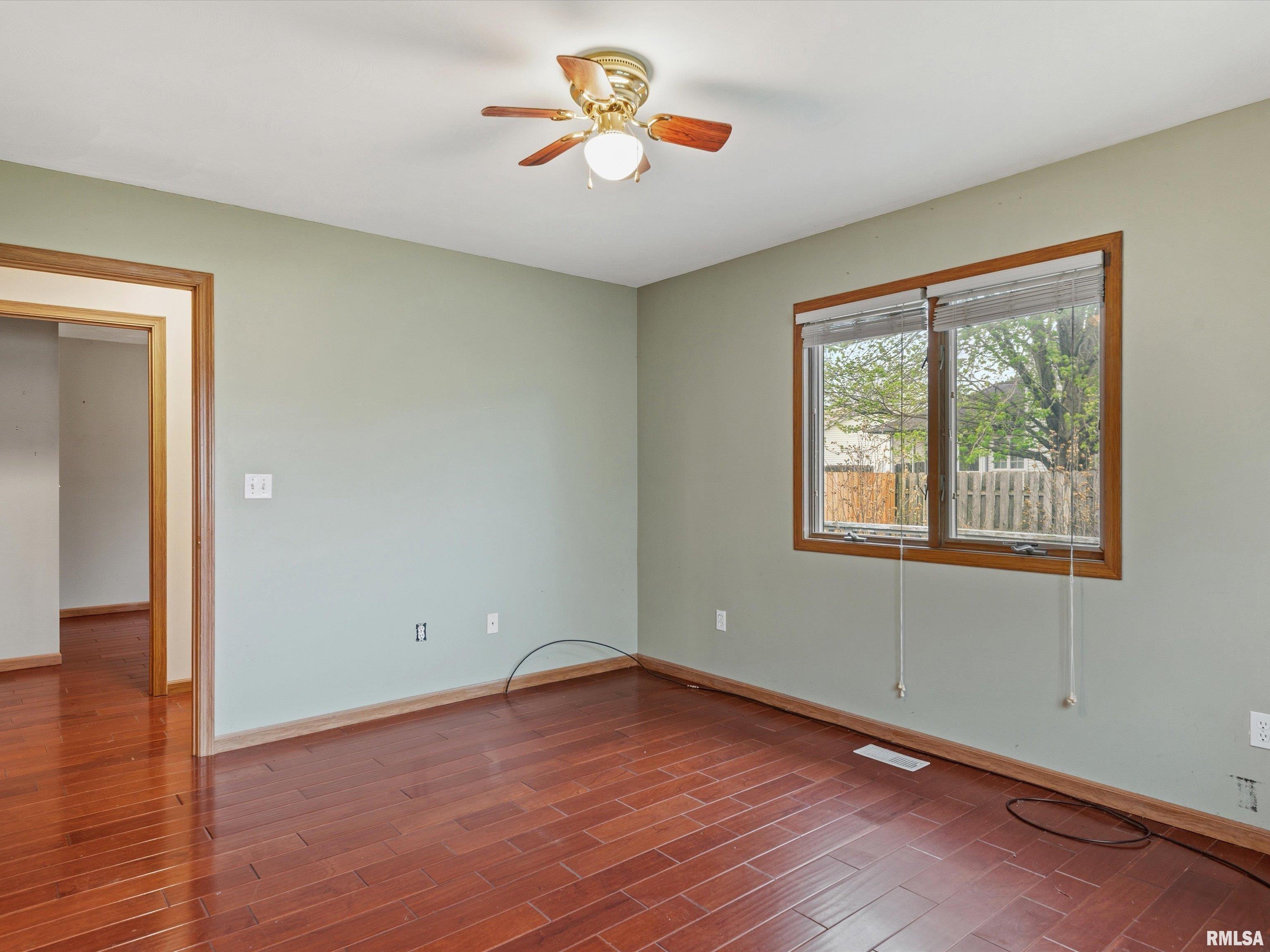 2424 Neil Road Springfield, IL 62702 - Photo 17 of 23 Gallery Image 17