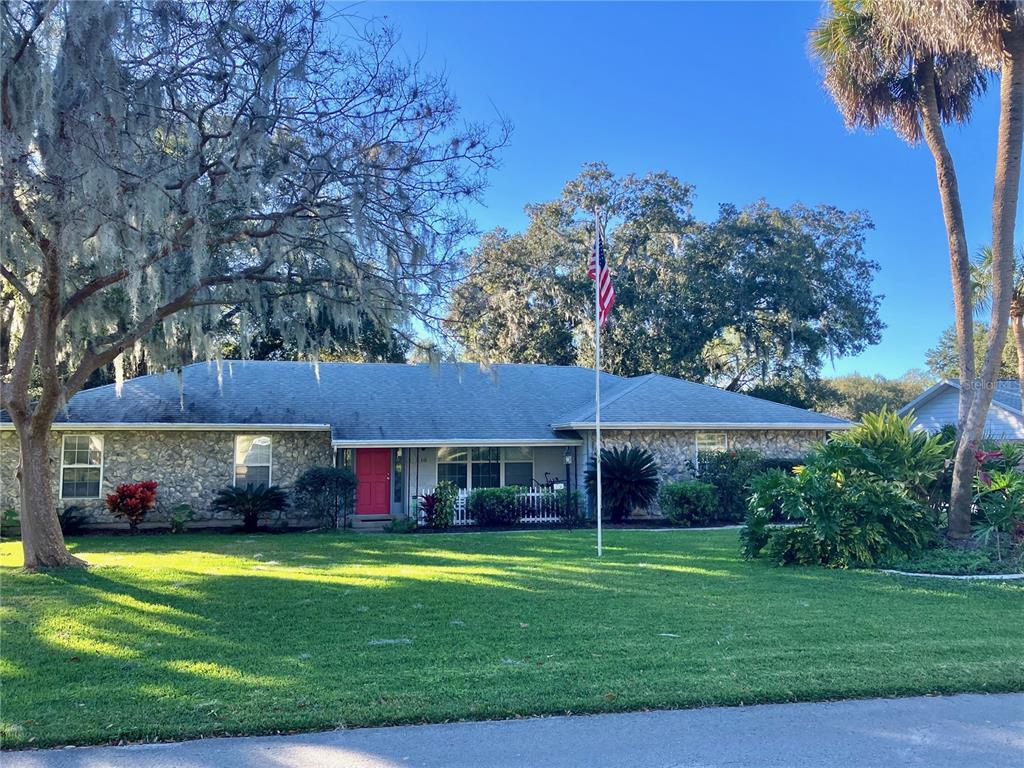 10 Weston Road Leesburg, FL 34748 - Photo 1 of 1 Front