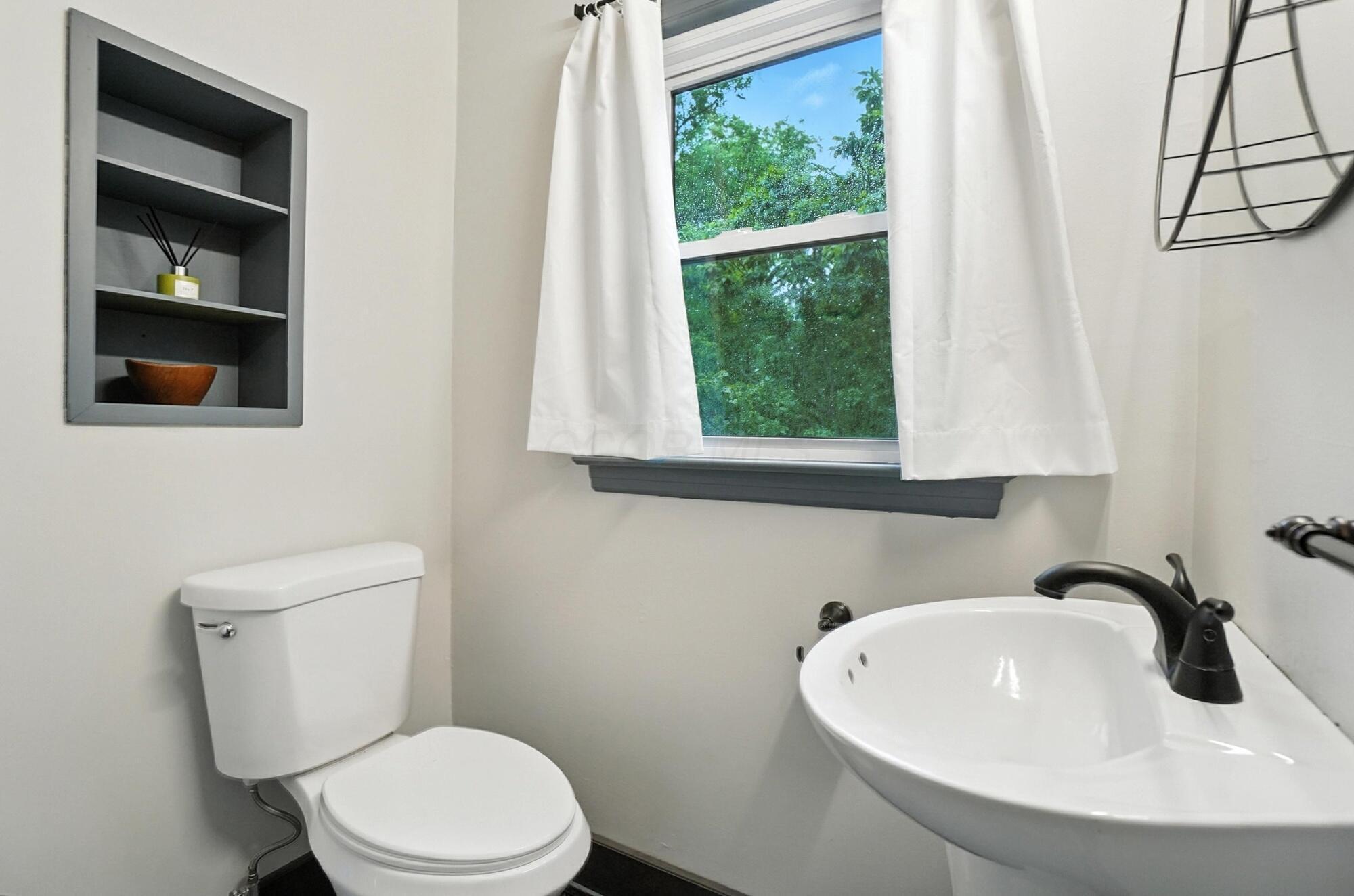 2620 Edgevale Road Columbus, OH 43221 - Photo 31 of 50 031