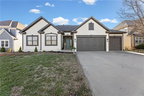 $515,000 | 8901 North St Clair Avenue, Kansas City, MO 64154