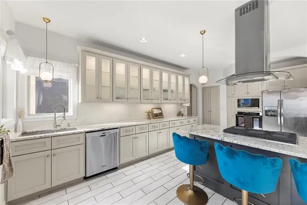 $515,000 | 8901 North St Clair Avenue, Kansas City, MO 64154