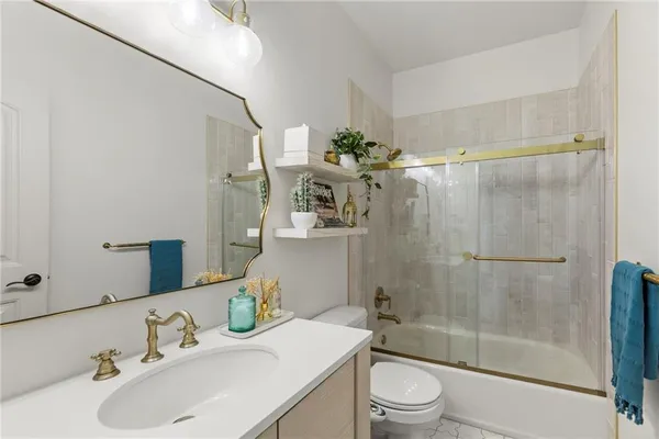 $515,000 | 8901 North St Clair Avenue, Kansas City, MO 64154