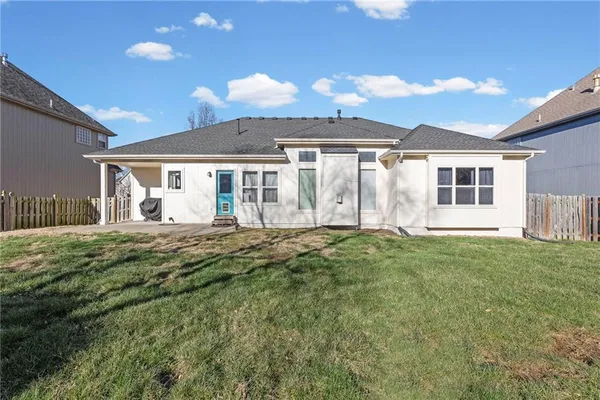 $515,000 | 8901 North St Clair Avenue, Kansas City, MO 64154