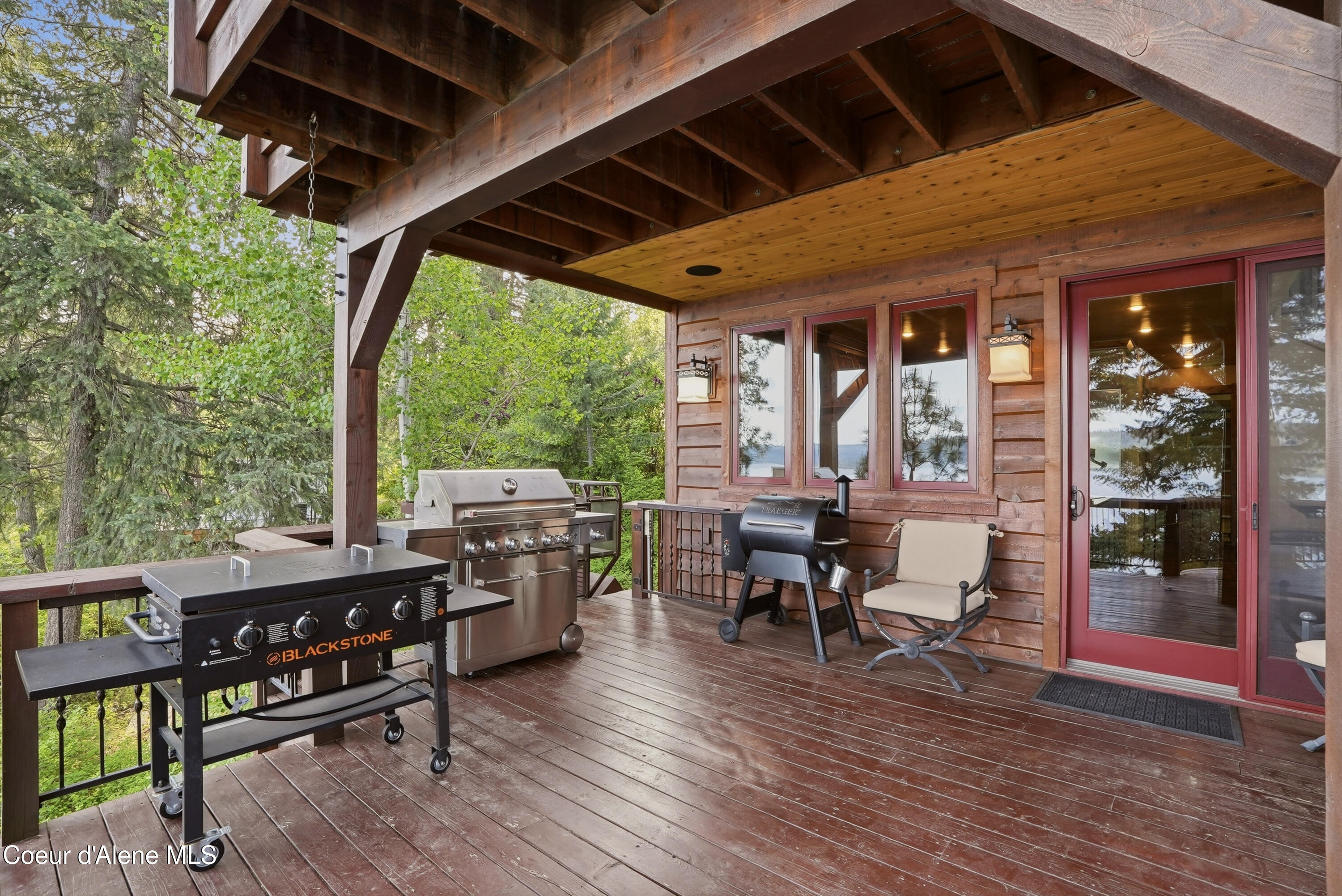 7190 West Rockford Bay Road Coeur D'Alene, ID 83814 - Photo 30 of 95 Covered Grilling Deck