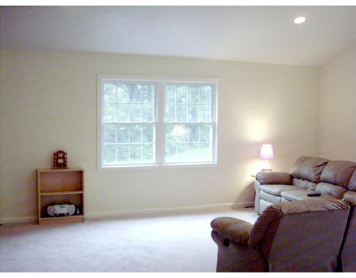43 Ridge Road Northborough, MA 01532 - Photo 3 of 9 Gallery Image 3