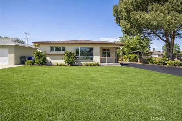 $779,990 | 626 West Bonnie Brae Court, Ontario, CA 91762