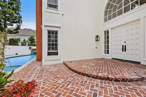 $4,300,000 | 2 Belcourt Drive, Newport Beach, CA 92660