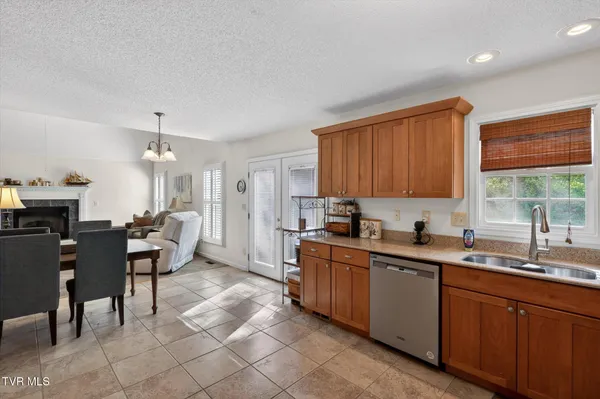 $515,000 | 624 Glen Oaks Place, Gray, TN 37615