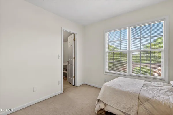 $515,000 | 624 Glen Oaks Place, Gray, TN 37615