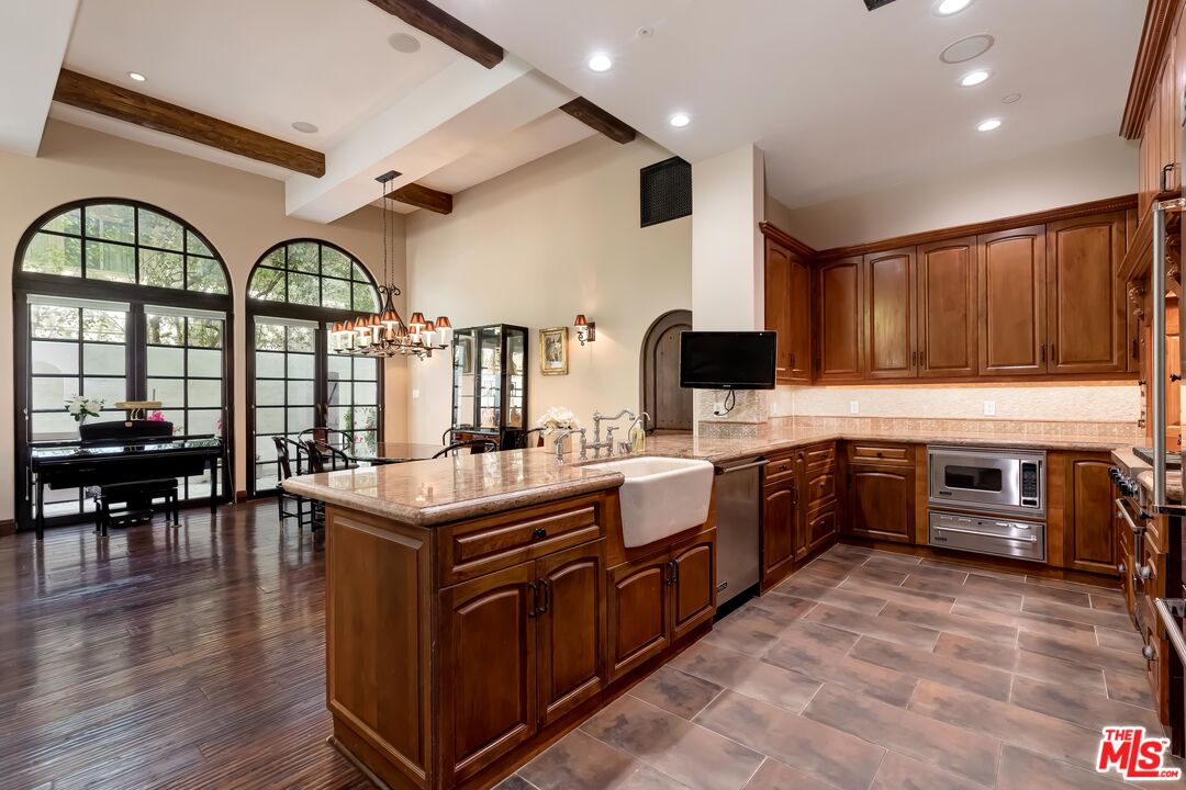 11937 Sunset Boulevard, Unit 5 Los Angeles, CA 90049 - Photo 13 of 54