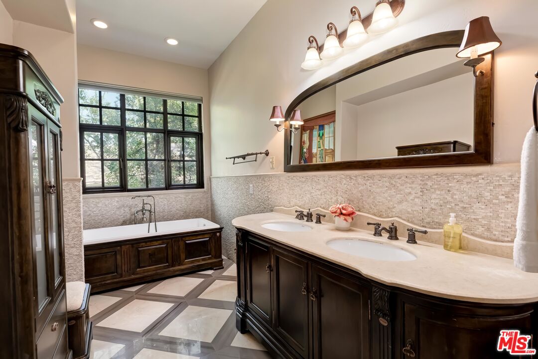 11937 Sunset Boulevard, Unit 5 Los Angeles, CA 90049 - Photo 26 of 54