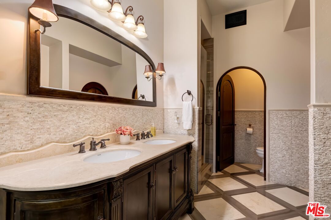 11937 Sunset Boulevard, Unit 5 Los Angeles, CA 90049 - Photo 28 of 54