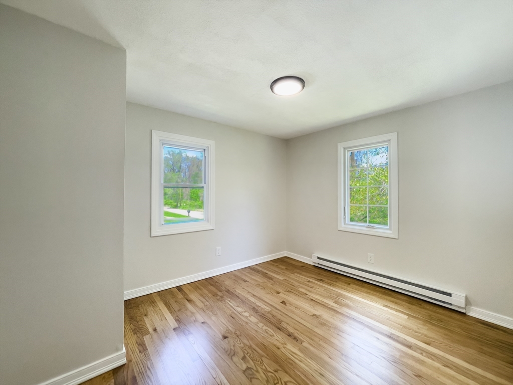 206 Treetop Avenue Springfield, MA 01118 - Photo 11 of 32