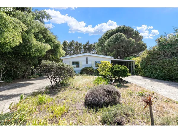 $220,000 | 1600 Rhododendron Drive, Unit 429, Florence, OR 97439