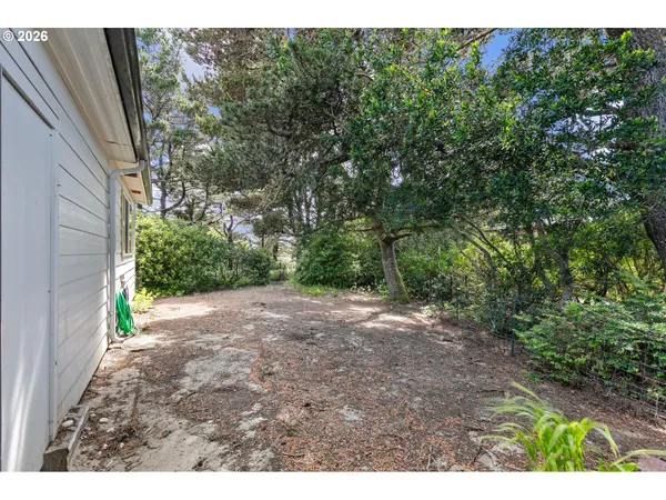 $220,000 | 1600 Rhododendron Drive, Unit 429, Florence, OR 97439