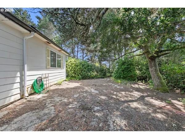 $220,000 | 1600 Rhododendron Drive, Unit 429, Florence, OR 97439