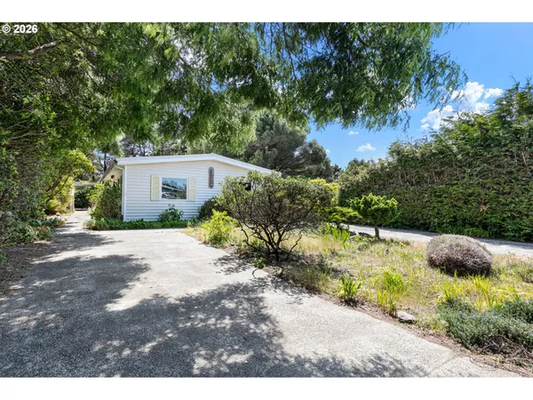 $220,000 | 1600 Rhododendron Drive, Unit 429, Florence, OR 97439