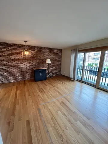 $2,300 | 1988 Green Bay Road, Unit 3, Highland Park, IL 60035