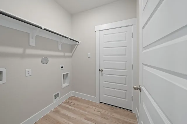 a view of walk in closet