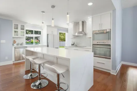 $1,695,000 | 18 Squires Avenue, East Quogue, NY 11946