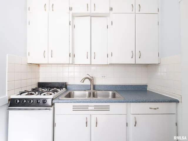 $70,000 | 1105 West Gilbert Avenue, Peoria, IL 61604