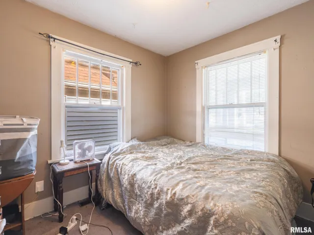 $70,000 | 1105 West Gilbert Avenue, Peoria, IL 61604