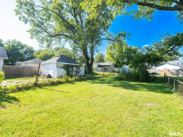 $70,000 | 1105 West Gilbert Avenue, Peoria, IL 61604