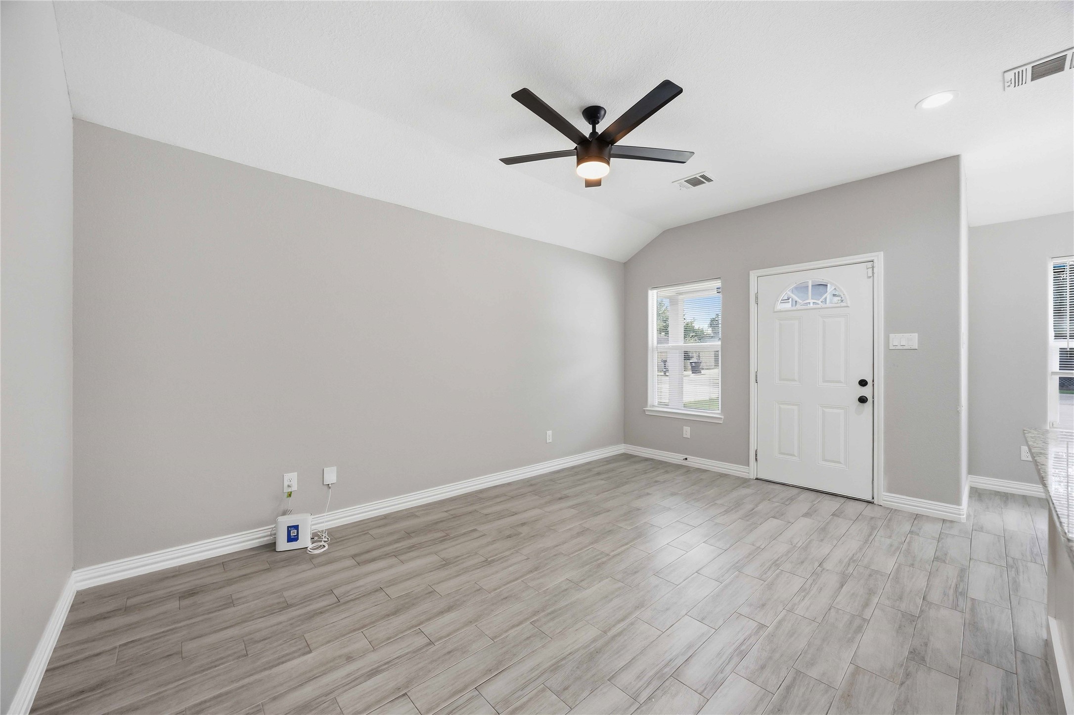 3425 Mt Pleasant Street, Unit B Houston, TX 77021 - Photo 3 of 27