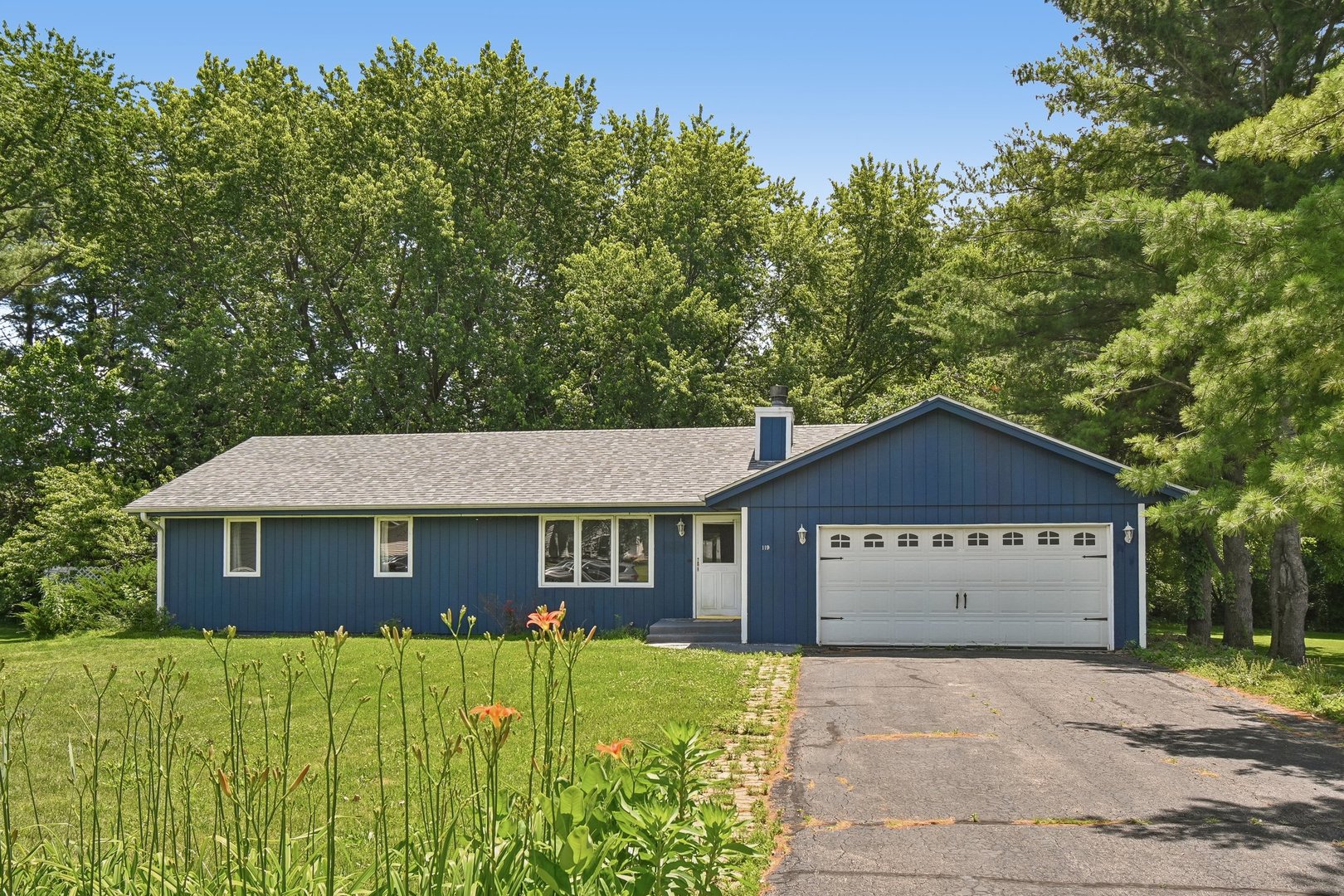 119 London Road Southeast Poplar Grove, IL 61065 - Photo 1 of 30