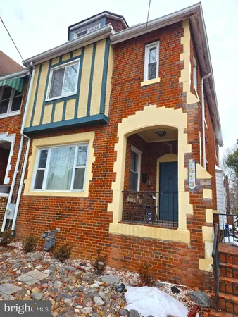 $5,500 | 1513 Van Buren Street Northwest, Washington, DC 20012
