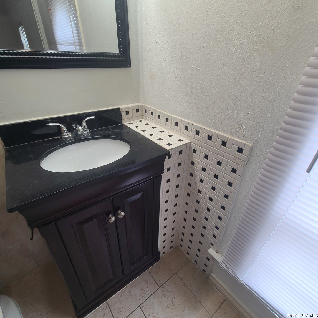 6602 Spring Manor Street San Antonio, TX 78249 - Photo 11 of 32