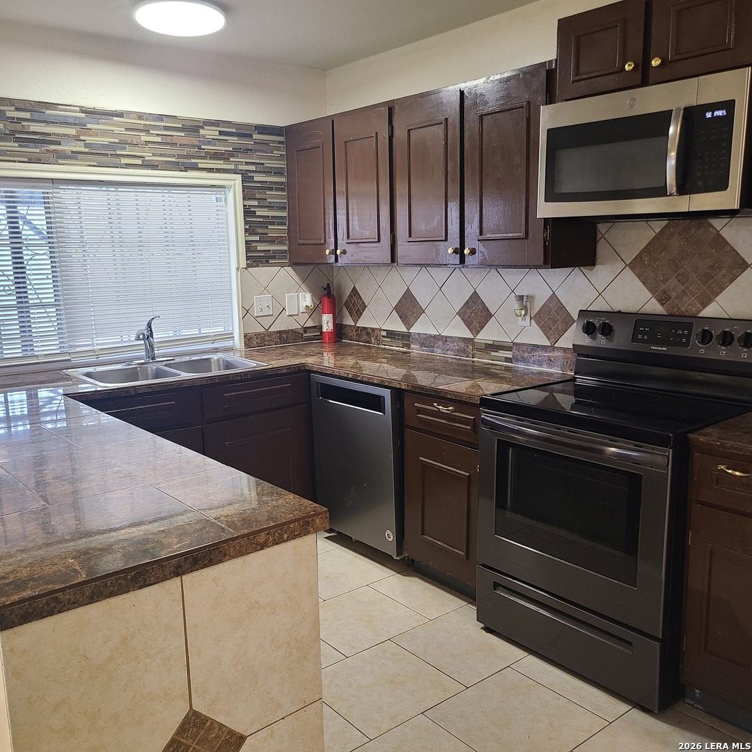 6602 Spring Manor Street San Antonio, TX 78249 - Photo 6 of 32