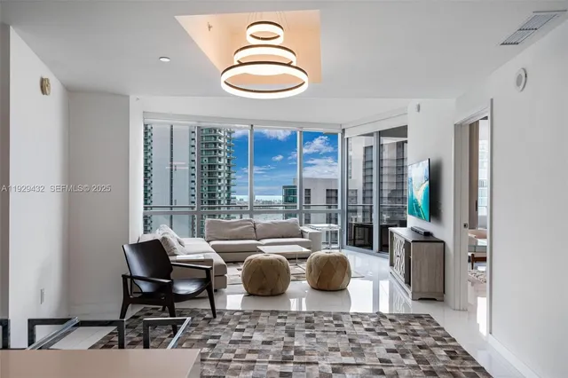 $8,750 | 851 Northeast 1st Avenue, Unit 4603, Miami, FL 33132