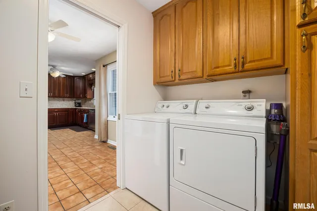 $420,000 | 10 Cherry Lane, Morton, IL 61550