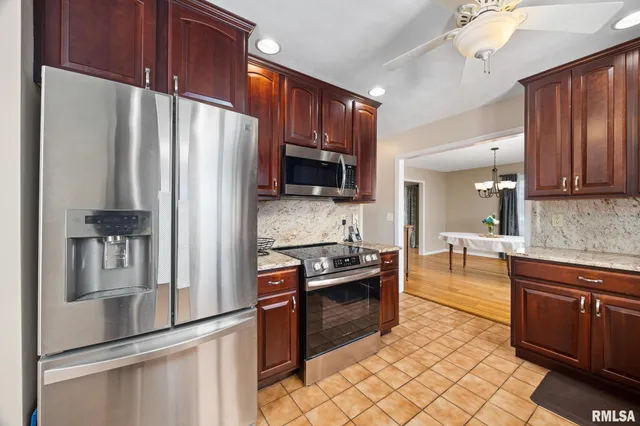 $420,000 | 10 Cherry Lane, Morton, IL 61550