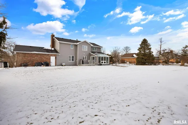 $420,000 | 10 Cherry Lane, Morton, IL 61550