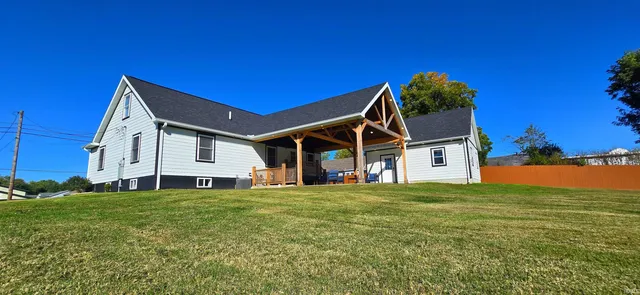 $344,000 | 513 Park Street, Loogootee, IN 47553