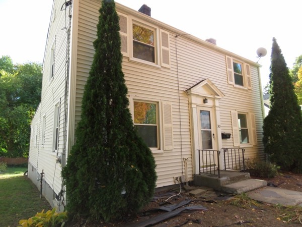 385 Plumtree Road Springfield, MA 01118 - Photo 9 of 16